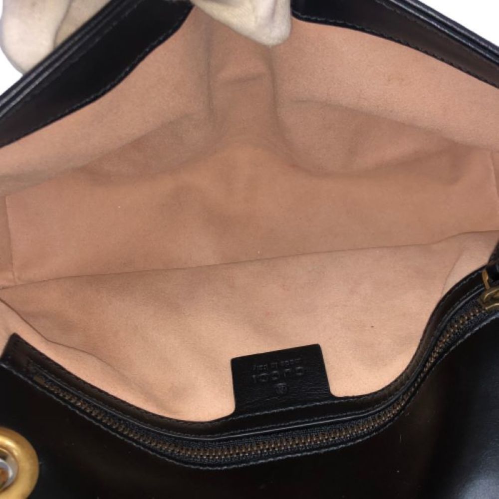 Gucci GG Momant Quilted Shoulder Bag Black - Picture 9 of 10